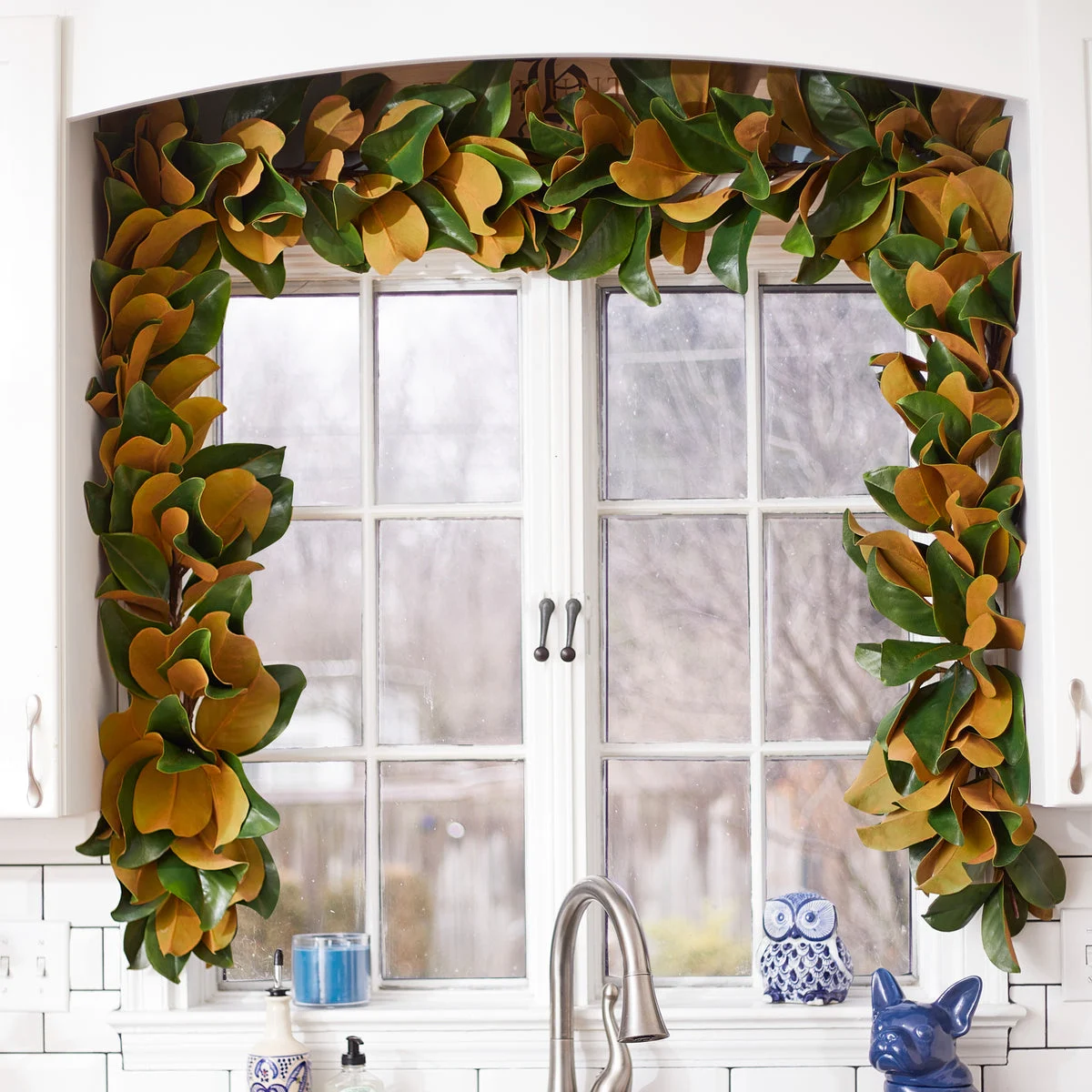 Real Touch Magnolia Leaf All Seasons Outdoor Hanging Front Door Garland or Table Runner